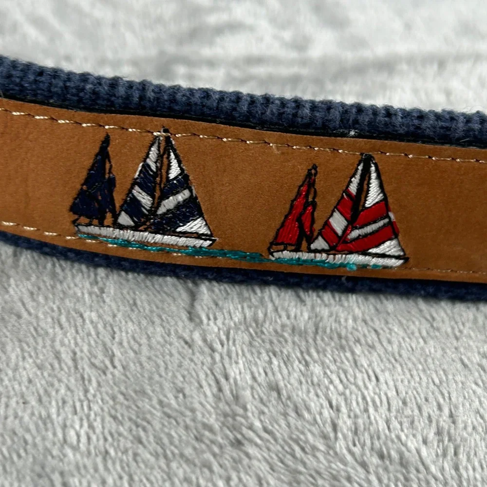 West Marine Mens Sailboat Embroidered Leather Canvas Belt Navy Tan Size 44 Brass